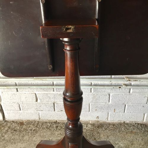 GEORGIAN MAHOGANY TRIPOD TILT TOP TABLE WITH SINGLE PLANK SQUARE TOP - ADDITIONAL PHOTO 9