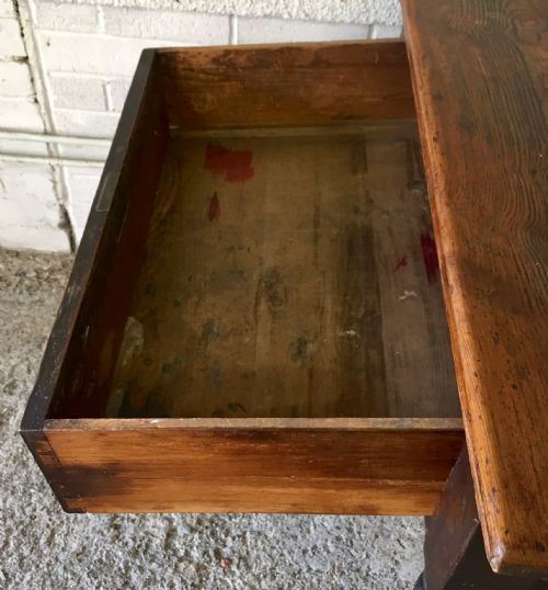 19TH CENTURY PINE KITCHEN PREPARATION TABLE WITH SINGLE DRAWER AND IN ORIGINAL STAIN FINISH - ADDITIONAL PHOTO 6