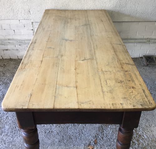 VICTORIAN PINE SCRUB TOP TABLE ON TURNED LEGS - ADDITIONAL PHOTO 3