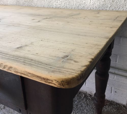 VICTORIAN PINE SCRUB TOP TABLE ON TURNED LEGS - ADDITIONAL PHOTO 4
