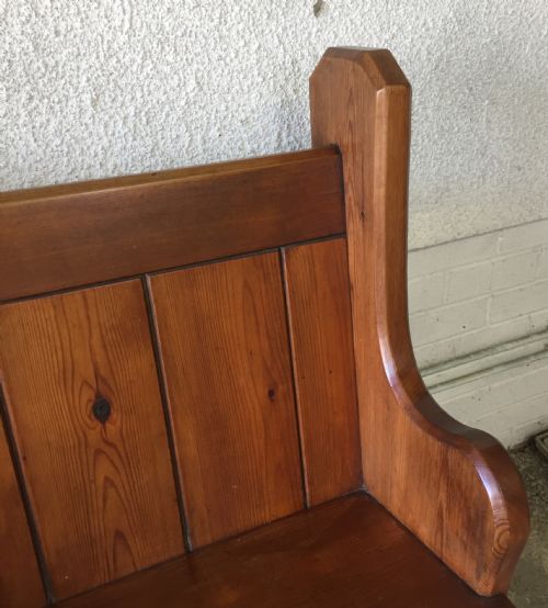 VICTORIAN PITCH PINE PEW WITH ORIGINAL BRASS FOLDING UMBRELLA STICK HOLDER - ADDITIONAL PHOTO 1