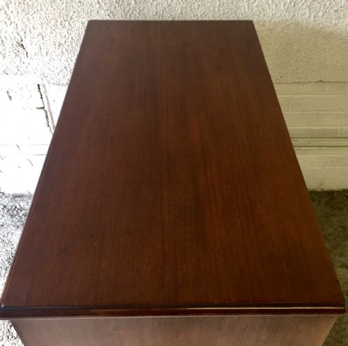 GEORGIAN MAHOGANY CHEST OF DRAWERS RAISED ON BRACKET FEET - ADDITIONAL PHOTO 1