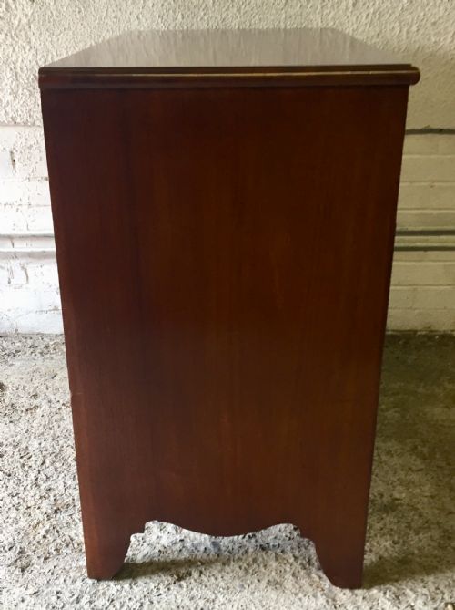 GEORGIAN MAHOGANY CHEST OF DRAWERS RAISED ON BRACKET FEET - ADDITIONAL PHOTO 8