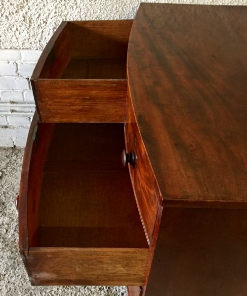 GEORGIAN MAHOGANY BOW FRONT CHEST OF DRAWERS RAISED ON BRACKET FEET - ADDITIONAL PHOTO 4