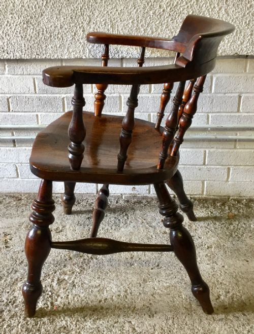 19TH CENTURY BEECH SMOKER'S BOW ARM CHAIR WITH AN UNUSUAL LARGE ELM SEAT - ADDITIONAL PHOTO 8