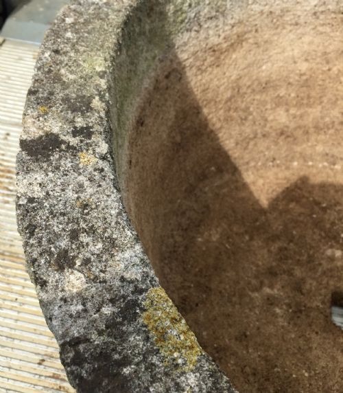 PAIR OF RECONSTITUTED STONE POTS IN THE GOTHIC STYLE - ADDITIONAL PHOTO 3