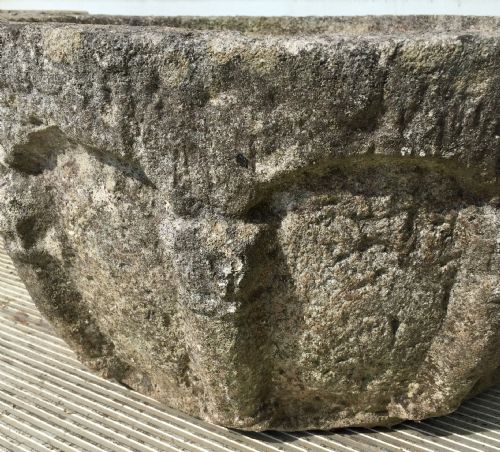 PAIR OF RECONSTITUTED STONE POTS IN THE GOTHIC STYLE - ADDITIONAL PHOTO 10
