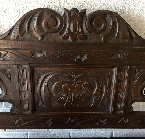 CIRCA 1900 CARVED OAK HALL BENCH WITH LIFT UP SEAT - ADDITIONAL PHOTO 2