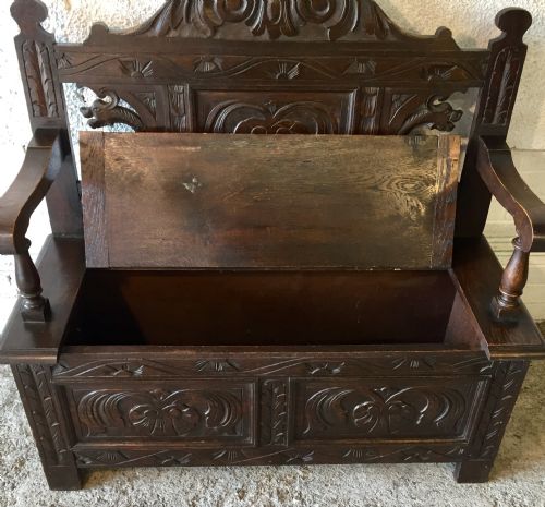 CIRCA 1900 CARVED OAK HALL BENCH WITH LIFT UP SEAT - ADDITIONAL PHOTO 7