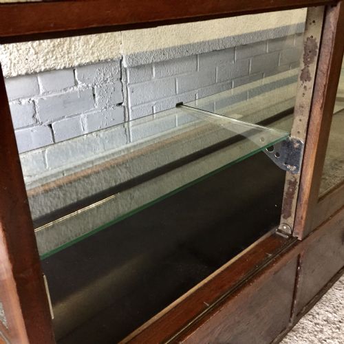 CIRCA 1910 SHOP DISPLAY CABINET WITH MARBLE TOP ON MAHOGANY FRAME - ADDITIONAL PHOTO 17