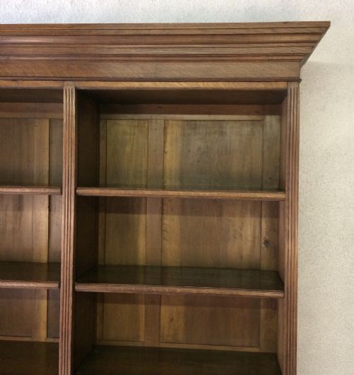 EDWARDIAN SOLID OAK BOOKCASE WITH 10 ADJUSTABLE SHELVES - ADDITIONAL PHOTO 2