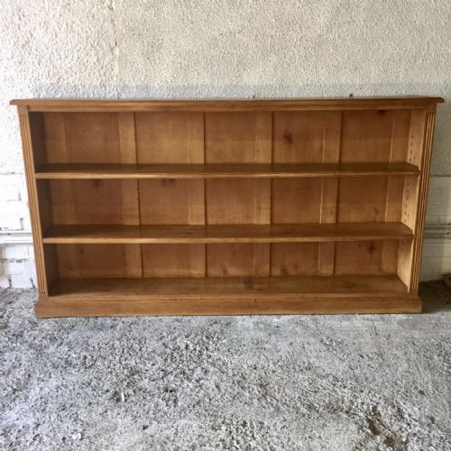 victorian pine bookcase with 2 adjustable shelves - CATEGORY: ANTIQUE BOOKCASES - DATED VICTORIAN