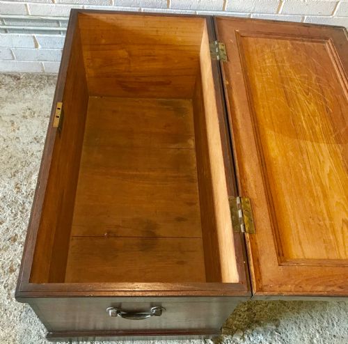 19TH CENTURY BLANKET BOX CHEST WITH ORIGINAL IRON HANDLES - ADDITIONAL PHOTO 5