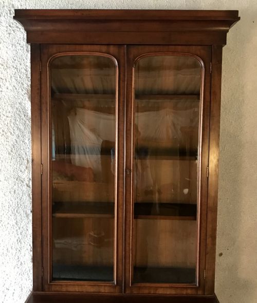 VICTORIAN MAHOGANY BOOKCASE - ADDITIONAL PHOTO 1