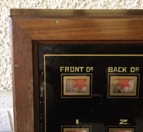 CIRCA 1900 SERVANTS BELL BOARD BOX IN MAHOGANY CASE WITH GLASS PANEL - ADDITIONAL PHOTO 2