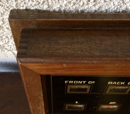 CIRCA 1900 SERVANTS BELL BOARD BOX IN MAHOGANY CASE WITH GLASS PANEL - ADDITIONAL PHOTO 8