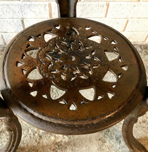 VICTORIAN CAST IRON PUB TABLE WITH ORIGINAL MAHOGANY TOP - ADDITIONAL PHOTO 7