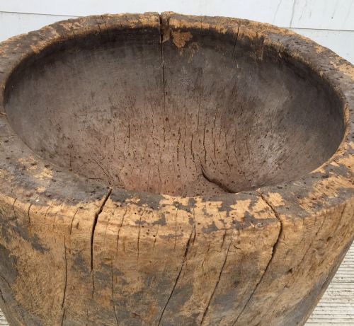 19TH CENTURY MORTAR FROM HAND CARVED HOLLOWED OUT TREE TRUNK - ADDITIONAL PHOTO 2