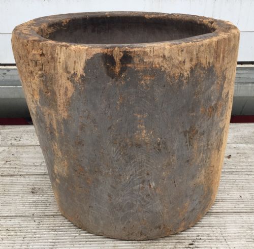 19TH CENTURY MORTAR FROM HAND CARVED HOLLOWED OUT TREE TRUNK - ADDITIONAL PHOTO 4