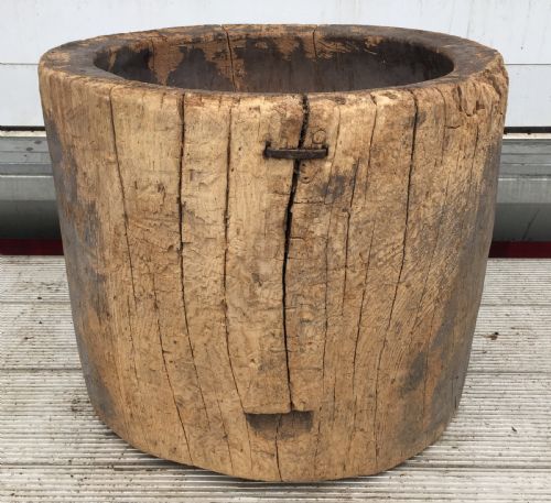 19TH CENTURY MORTAR FROM HAND CARVED HOLLOWED OUT TREE TRUNK - ADDITIONAL PHOTO 5