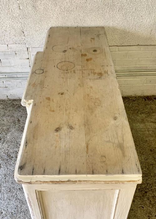 VICTORIAN PINE BREAKFRONT DRESSER BASE IN ORIGINAL PAINT - ADDITIONAL PHOTO 3