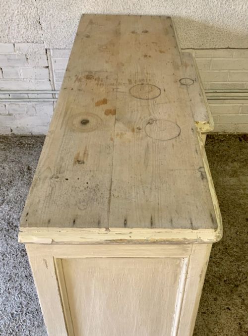 VICTORIAN PINE BREAKFRONT DRESSER BASE IN ORIGINAL PAINT - ADDITIONAL PHOTO 4