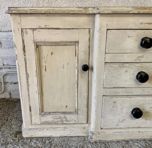 VICTORIAN PINE BREAKFRONT DRESSER BASE IN ORIGINAL PAINT - ADDITIONAL PHOTO 5