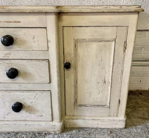 VICTORIAN PINE BREAKFRONT DRESSER BASE IN ORIGINAL PAINT - ADDITIONAL PHOTO 6
