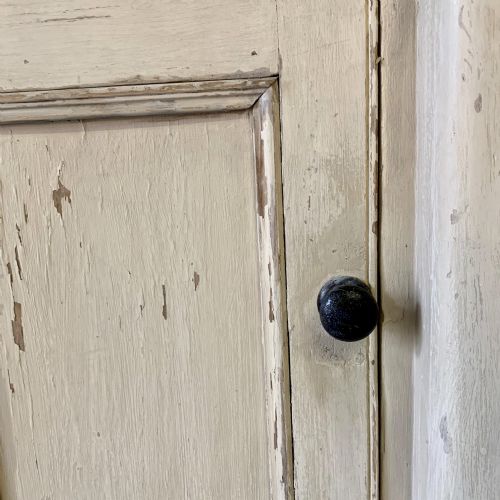 VICTORIAN PINE BREAKFRONT DRESSER BASE IN ORIGINAL PAINT - ADDITIONAL PHOTO 8