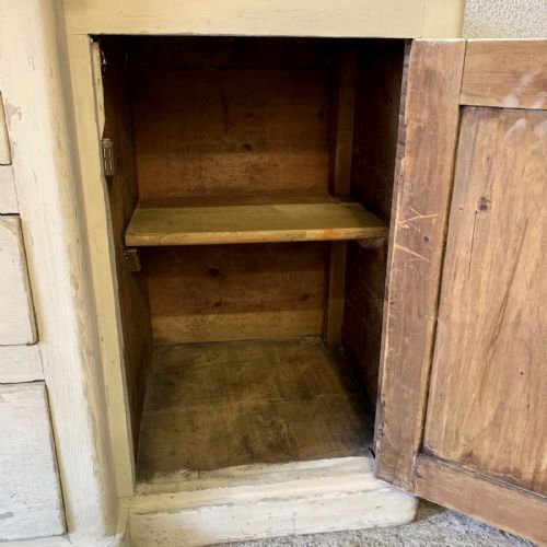 VICTORIAN PINE BREAKFRONT DRESSER BASE IN ORIGINAL PAINT - ADDITIONAL PHOTO 12