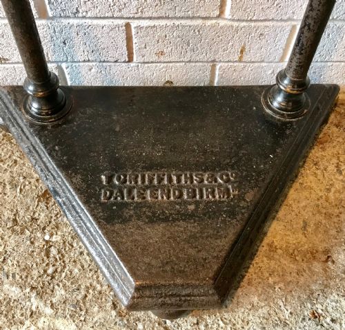 CIRCA 1900 SHOP DISPLAY STAND MADE OF IRON AND WITH BRASS FINIALS - ADDITIONAL PHOTO 5