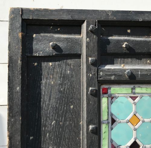 CIRCA 1900 OAK DOOR COMPLETE WITH ORIGINAL FRAME AND WITH IRON HINGES AND LEAD LIGHT PANEL - ADDITIONAL PHOTO 2