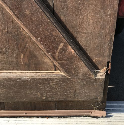 CIRCA 1900 OAK DOOR COMPLETE WITH ORIGINAL FRAME AND WITH IRON HINGES AND LEAD LIGHT PANEL - ADDITIONAL PHOTO 16