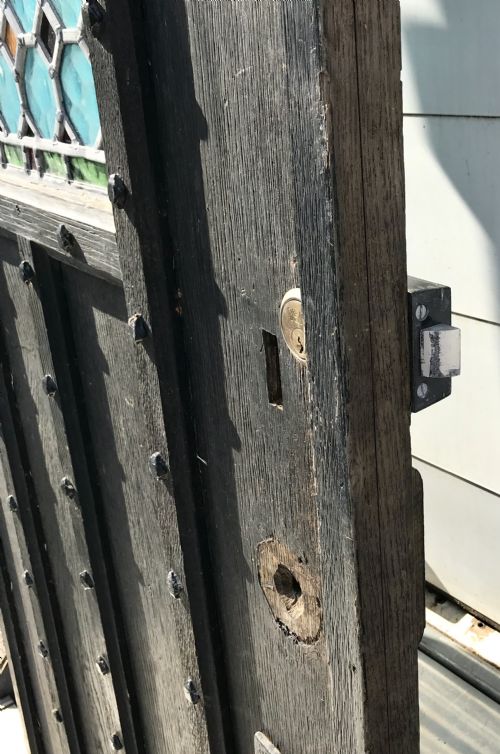 CIRCA 1900 OAK DOOR COMPLETE WITH ORIGINAL FRAME AND WITH IRON HINGES AND LEAD LIGHT PANEL - ADDITIONAL PHOTO 17