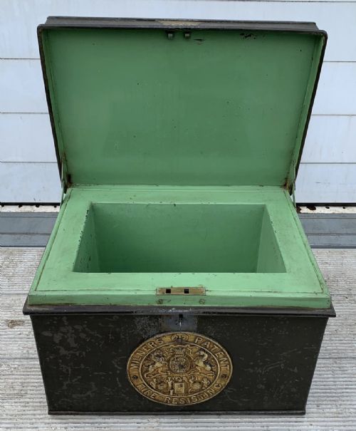 19TH CENTURY MILNERS STRONG BOX SAFE COMPLETE WITH KEY - ADDITIONAL PHOTO 2