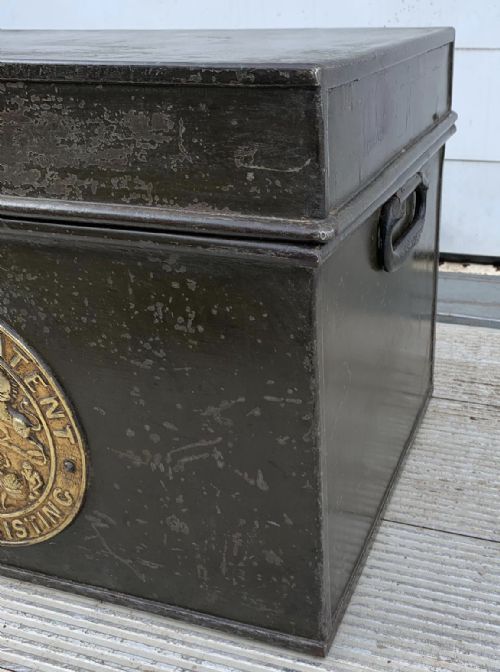 19TH CENTURY MILNERS STRONG BOX SAFE COMPLETE WITH KEY - ADDITIONAL PHOTO 5