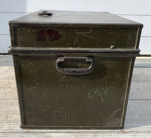 19TH CENTURY MILNERS STRONG BOX SAFE COMPLETE WITH KEY - ADDITIONAL PHOTO 9