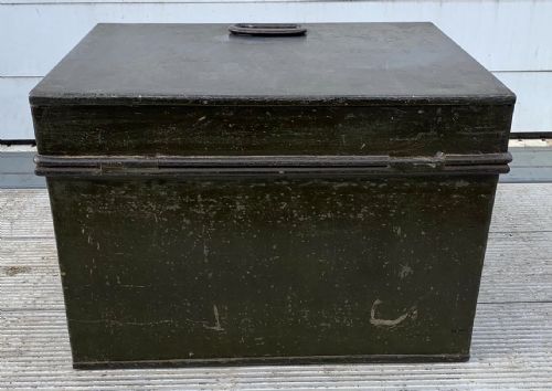 19TH CENTURY MILNERS STRONG BOX SAFE COMPLETE WITH KEY - ADDITIONAL PHOTO 16