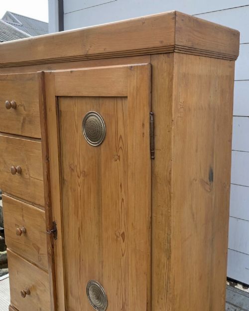 CIRCA 1900 EAST EUROPEAN PINE FOOD LARDER CUPBOARD - ADDITIONAL PHOTO 4