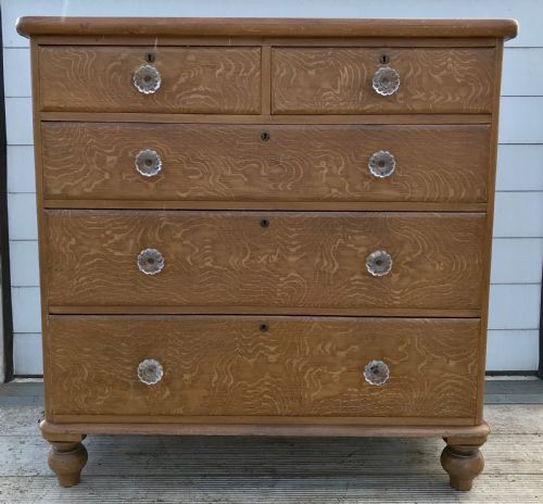 VICTORIAN PINE CHEST OF DRAWERS WITH ORIGINAL OAK GRAIN PAINT EFFECT AND ORIGINAL GLASS KNOBS - ADDITIONAL PHOTO 1