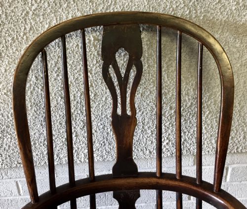 EARLY 19TH CENTURY HOOP BACK WINDSOR ARM CHAIR - ADDITIONAL PHOTO 1