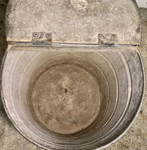 EARLY 20TH CENTURY GALVANISED FEED BIN - ADDITIONAL PHOTO 4