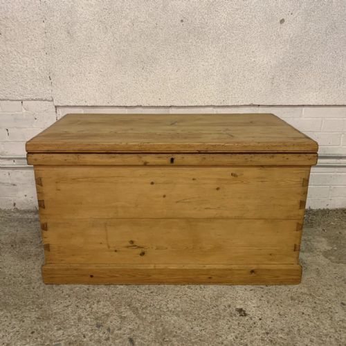 victorian pine blanket box - CATEGORY: ANTIQUE CHESTS - DATED VICTORIAN