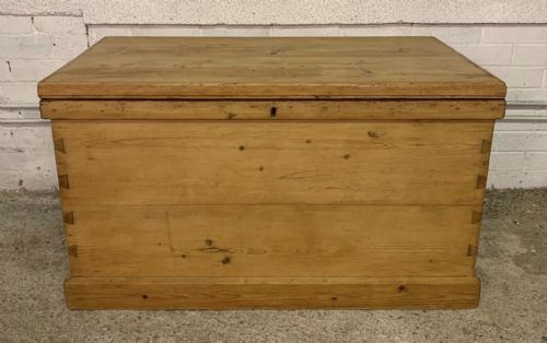 VICTORIAN PINE BLANKET BOX - ADDITIONAL PHOTO 1