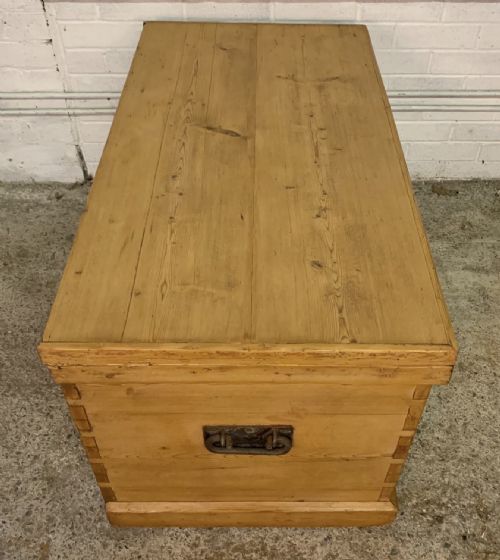 VICTORIAN PINE BLANKET BOX - ADDITIONAL PHOTO 3