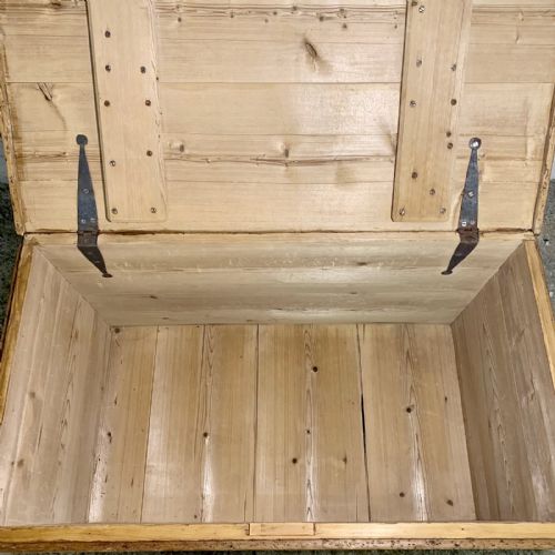 VICTORIAN PINE BLANKET BOX - ADDITIONAL PHOTO 8