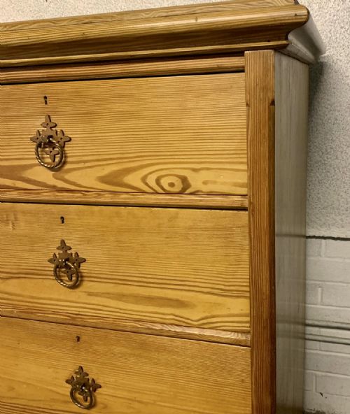 VICTORIAN PITCH PINE BANK OF 8 DRAWERS WITH ORIGINAL GOTHIC HANDLES - ADDITIONAL PHOTO 6