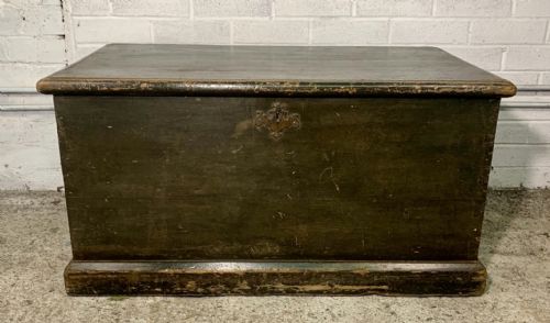 VICTORIAN PAINTED PINE BLANKET BOX WITH ORIGINAL PAINT - ADDITIONAL PHOTO 1