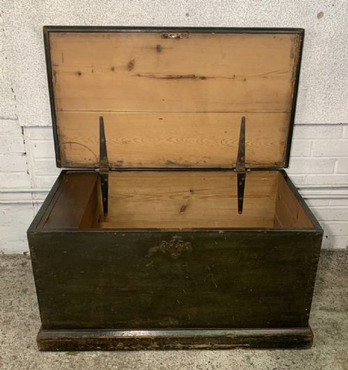 VICTORIAN PAINTED PINE BLANKET BOX WITH ORIGINAL PAINT - ADDITIONAL PHOTO 5