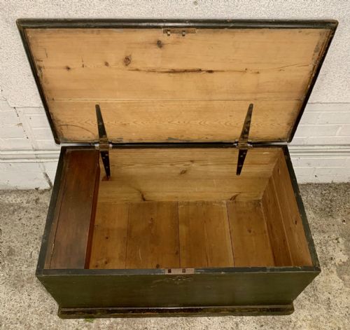 VICTORIAN PAINTED PINE BLANKET BOX WITH ORIGINAL PAINT - ADDITIONAL PHOTO 6
